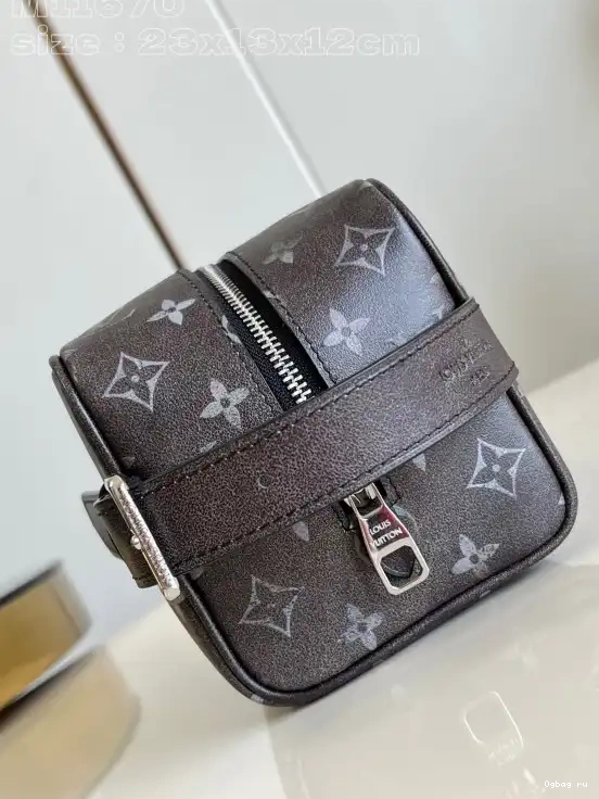 KIT LOCKER bag-23*13*12CM DOPP VUITTON LOUIS 0614